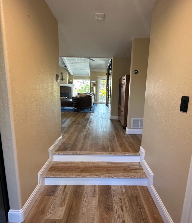 Building Photo - 1929 Alga Rd