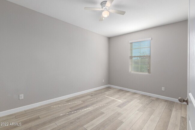 Building Photo - 30000 W Fairmount Ave