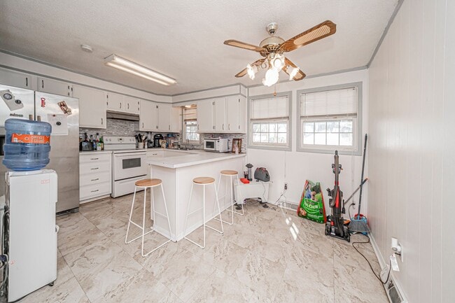 Building Photo - Please View the 3D Virtual Walk Through Before Scheduling A Showing