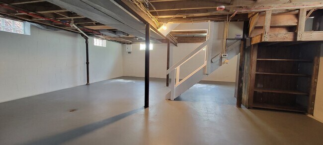 Building Photo - 13910 Julius Ave
