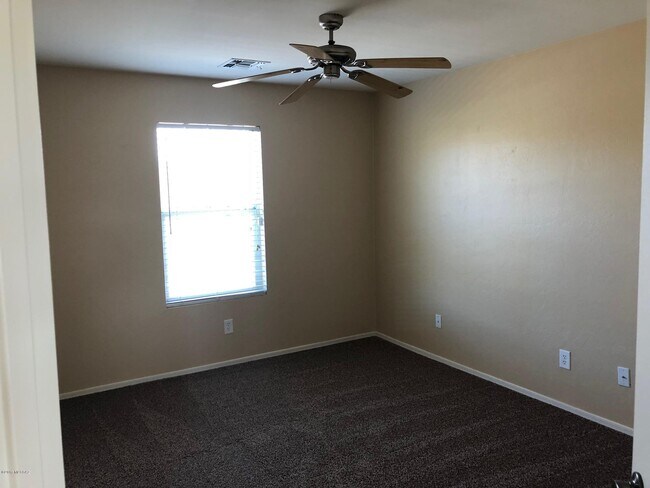 Building Photo - 3248 N Rambling Creek Pl