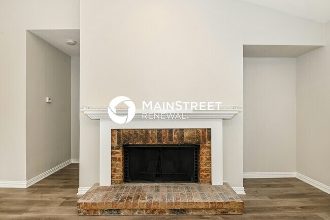 Building Photo - 3 Bedroom Pet-Friendly Home in Glenn Heights, TX with Main Street Renewal