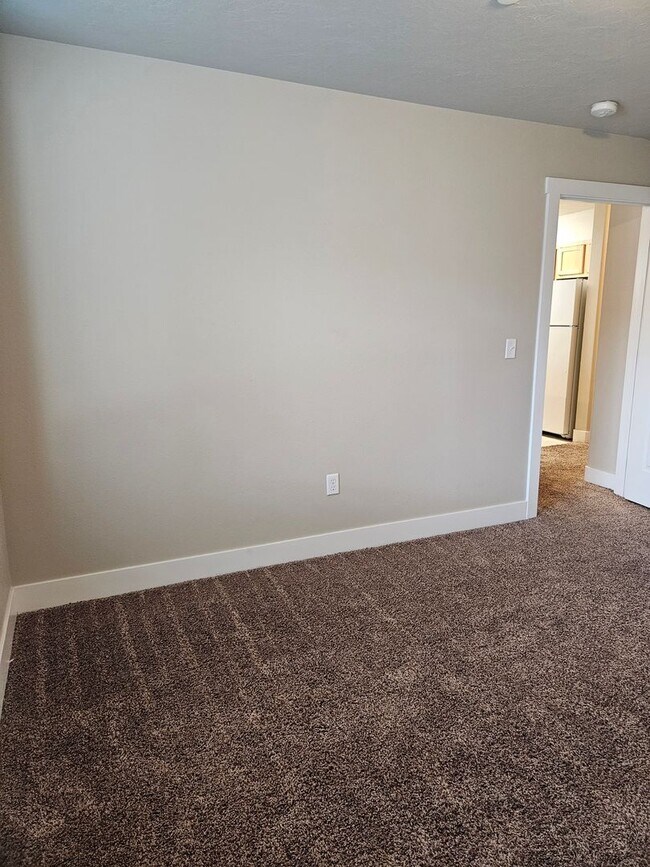 Building Photo - AVON16698