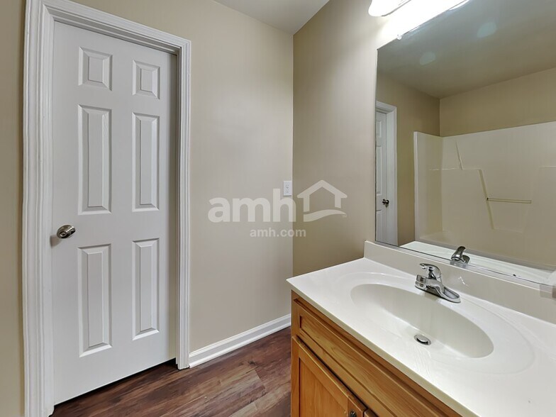 Building Photo - 801 Winterside Ln