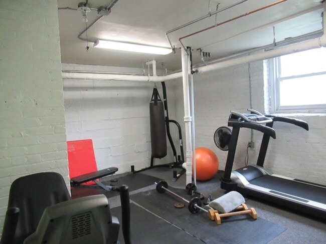 Building Photo - 120-122 W 39th St