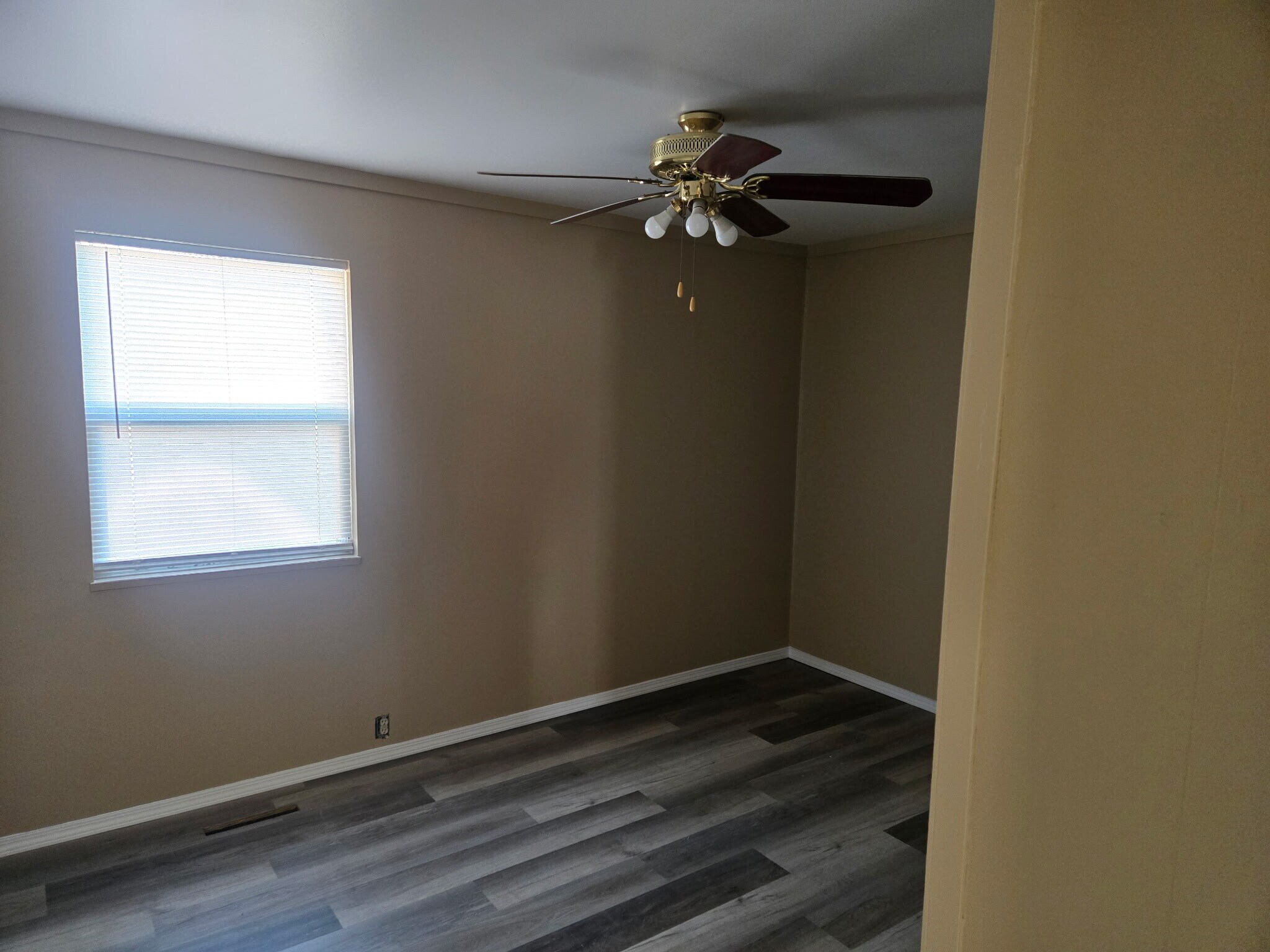 Building Photo - 229 N Clinton St