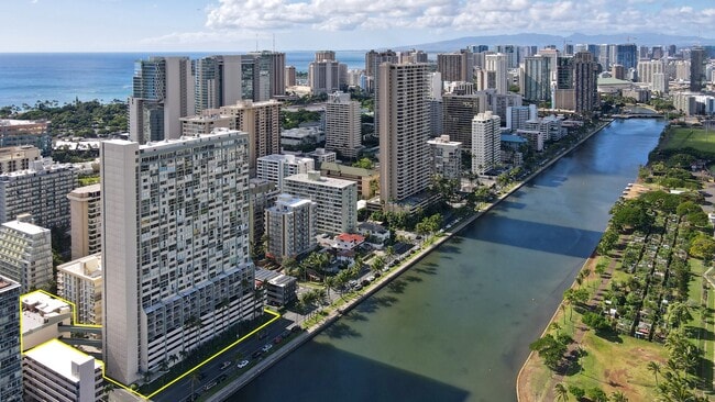 Building Photo - 2211 Ala Wai Blvd