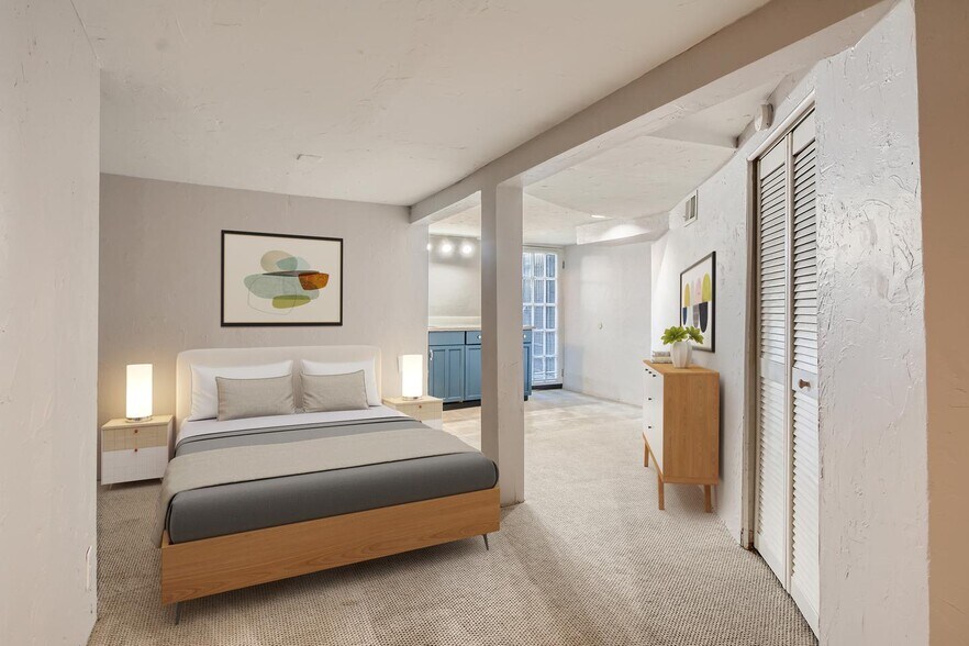 Building Photo - Charming Five Points home only blocks from downtown