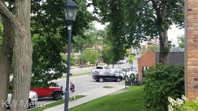 Building Photo - 553 N Old Woodward Ave