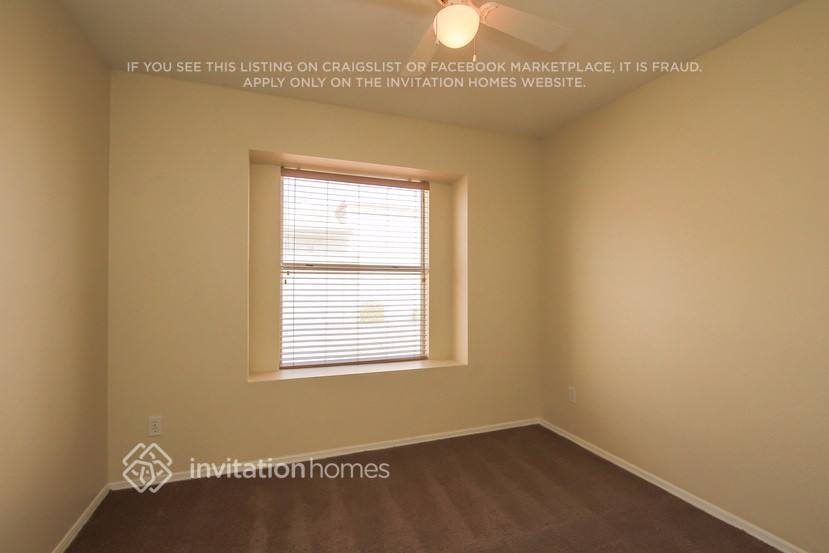 Building Photo - 1516 E Kristal Way