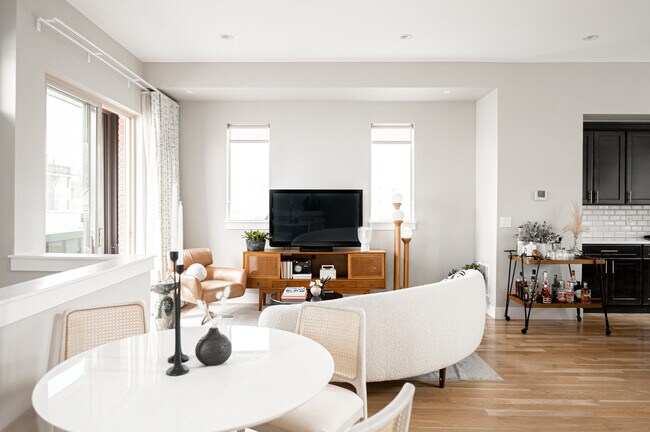 Building Photo - 2901 W 24th Ave