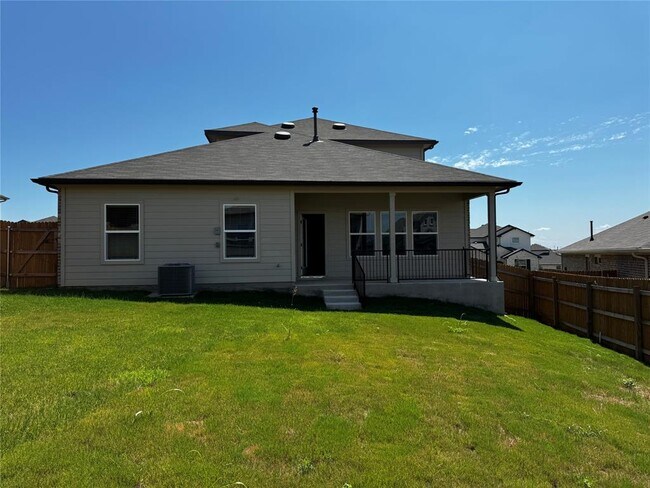 Building Photo - 115 Bethpage Dr
