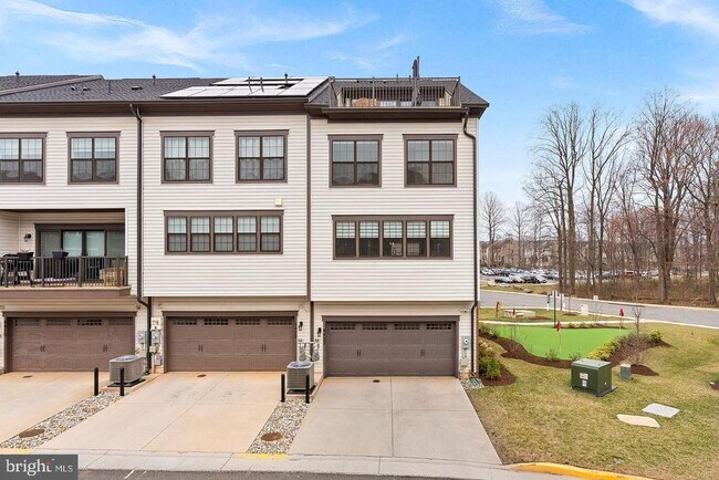 Building Photo - 4422 Fair Lakes Ct