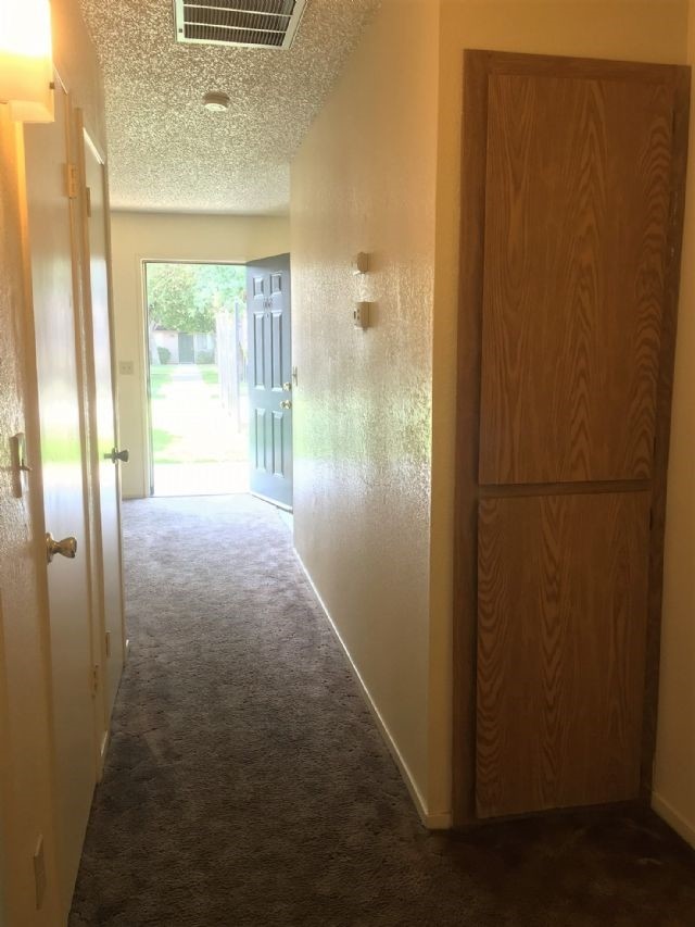 Building Photo - Apartment For Rent in Fresno