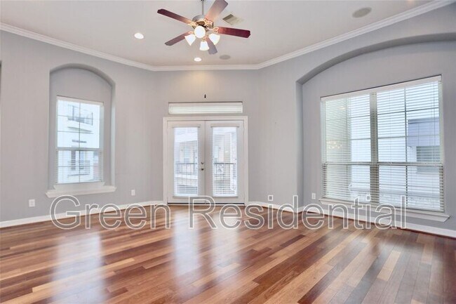 Building Photo - 114 Heights Blvd