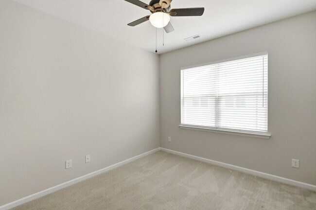 Building Photo - Like-New LoSo Townhome | 3BR + Loft | 2-Car Garage | Move-In Ready