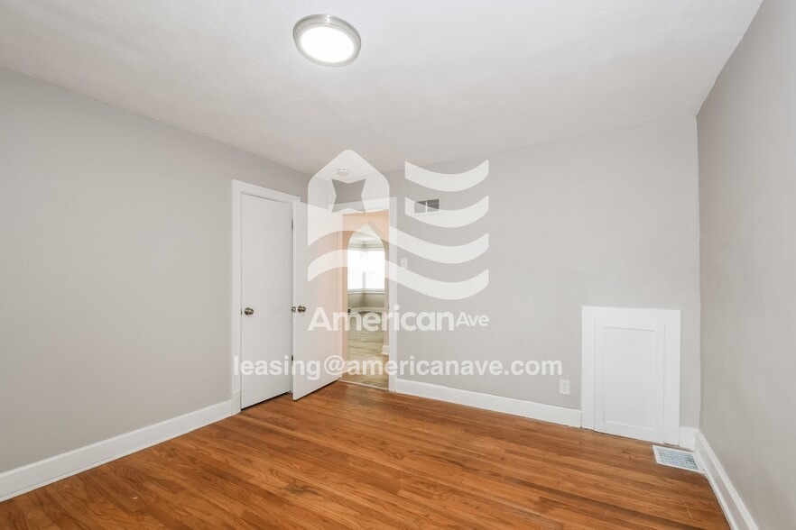 Building Photo - 8928 Pallardy Ln