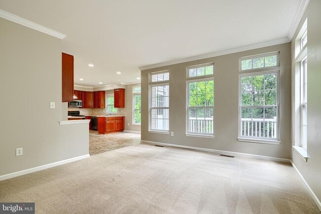 Building Photo - 7211 Lyndsey Way