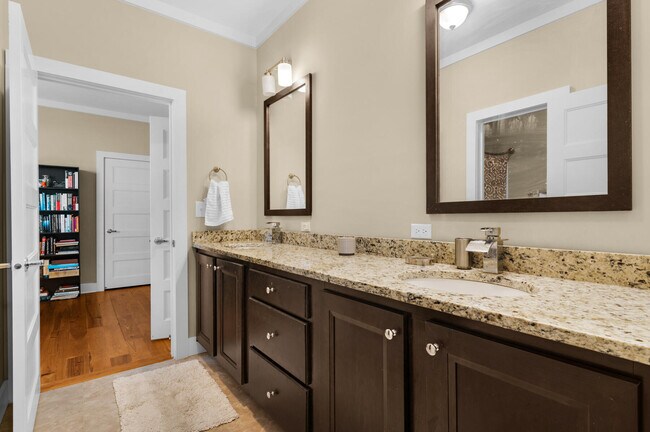 Building Photo - 55 Sunrise Cir