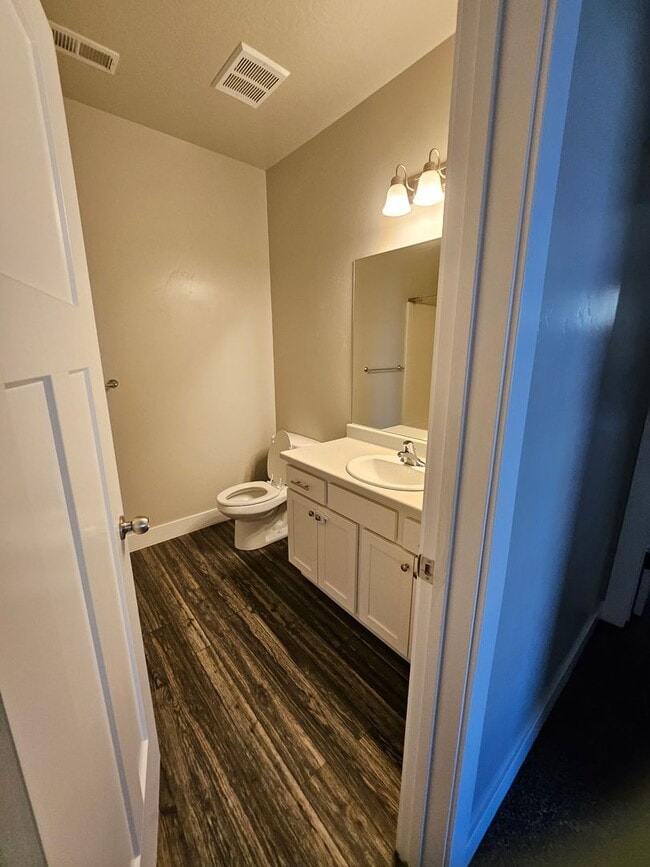 Building Photo - Gillespie