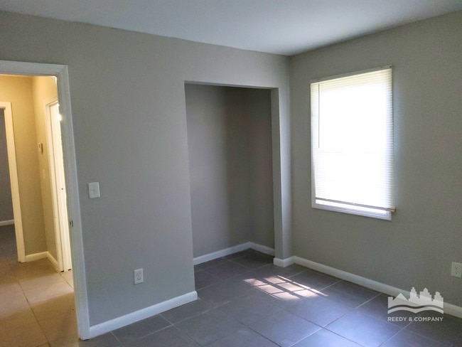 Building Photo - 1273 Capital Ave