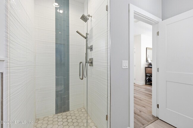 Building Photo - 115 1st St S