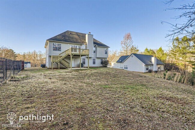 Building Photo - 4 br, 2 bath House - 90 Pebble Lane UNIT