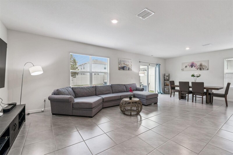 Building Photo - 5667 Chorleywood Ln