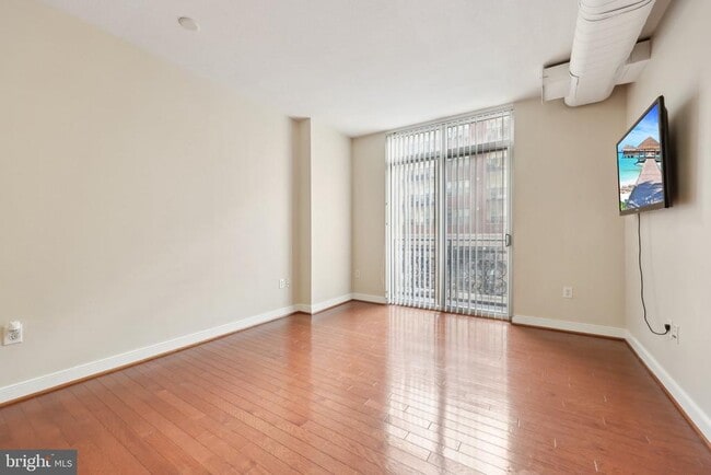 Building Photo - 155 Potomac Passage