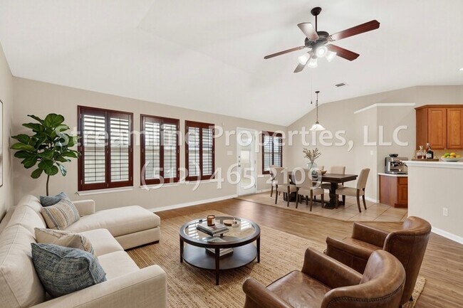 Building Photo - Spacious 4 Bedroom, 2 Bath - Open Layout!