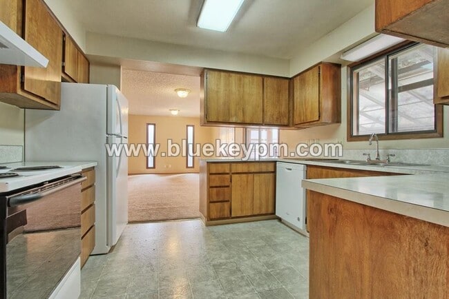 Building Photo - 3 Bed/ 2 Bath Home Near Legacy High School and Firstenburg Community Center