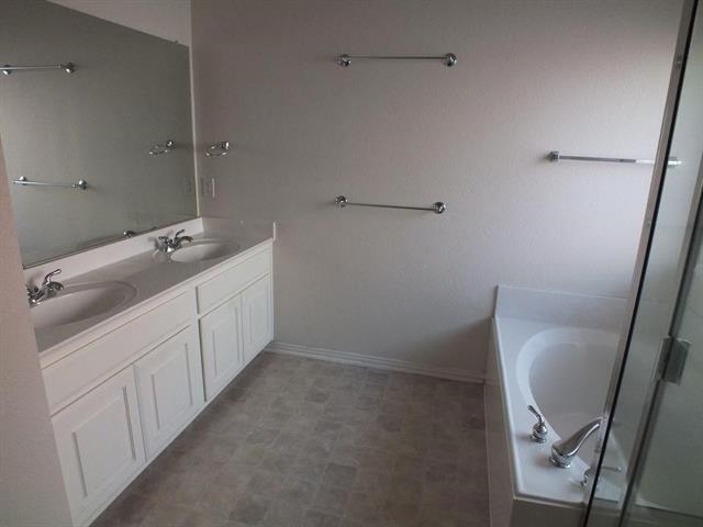 Building Photo - 2917 Hollow Valley Dr