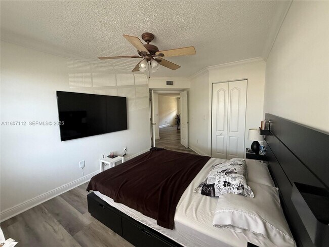 Building Photo - 2634 SE 21st Ct