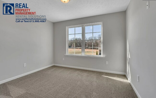 Building Photo - BRAND-NEW Stunning END-unit townhome in Manchester, attached garage!