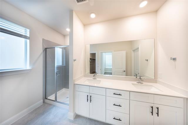 Building Photo - 1530 Lake District Dr