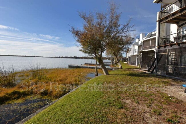 Building Photo - 2227 9th St SE