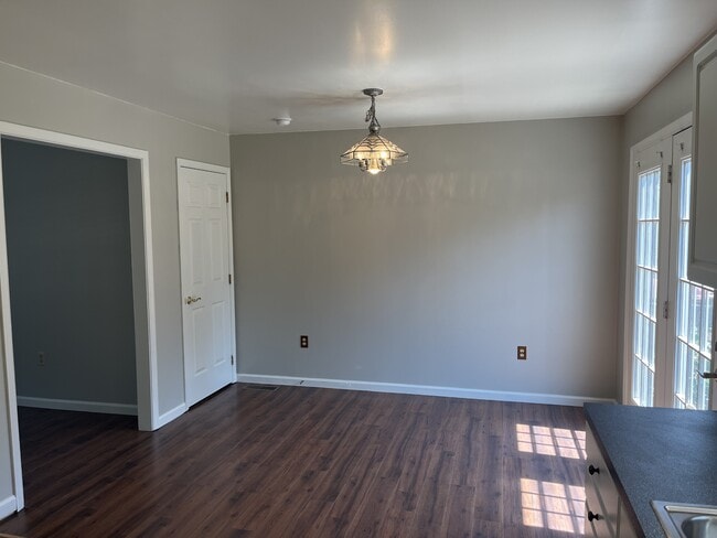 Building Photo - 4169 Kittatinny Dr