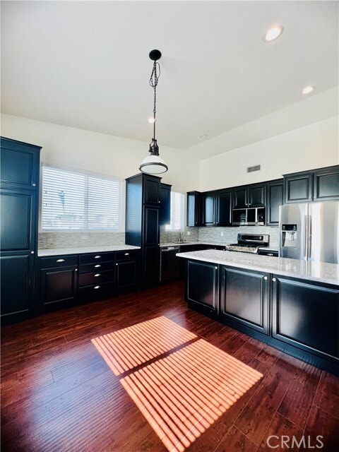 Building Photo - 10805 Pine St