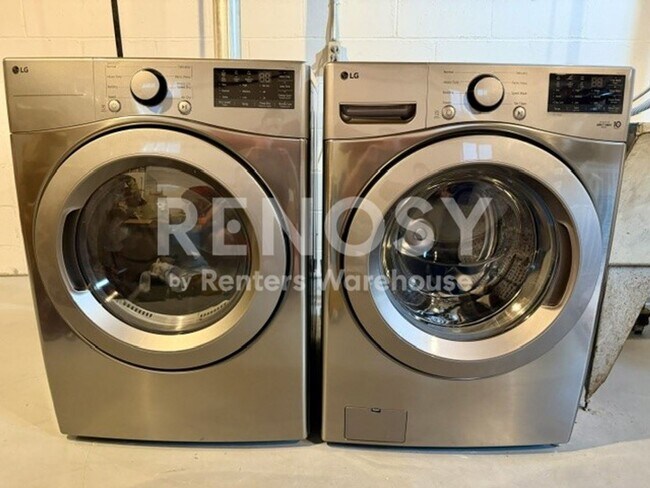 Building Photo - Fully Renovated 2BR / 2BA Home in Prime Whittier-Uptown Location