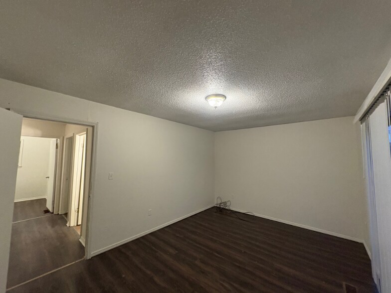 Building Photo - 122 Carriage Pl