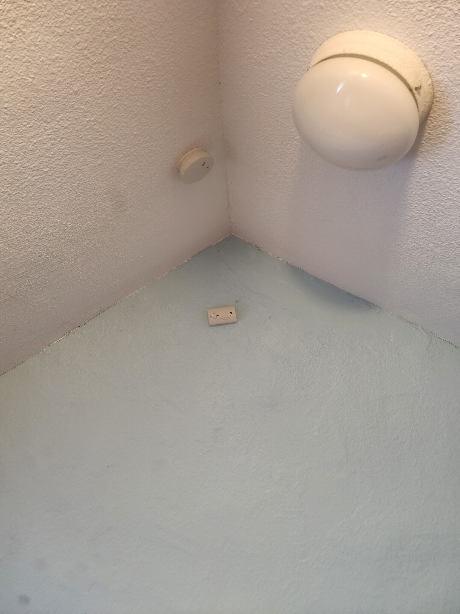 Building Photo - 40 Maple St