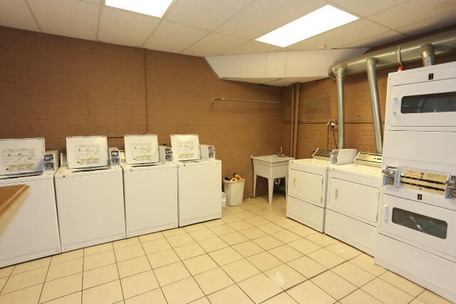 Building Photo - 541 W Arlington Pl