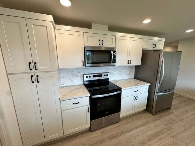 Building Photo - Cozy updated 2 bedroom South Tacoma Rambler