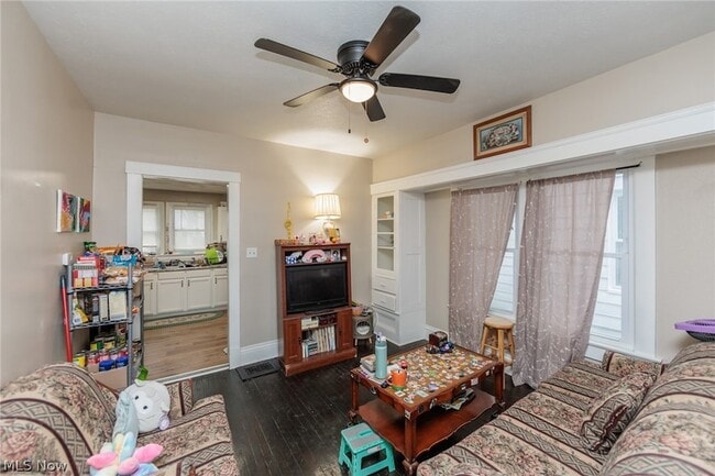 Building Photo - 1446 Hopkins Ave