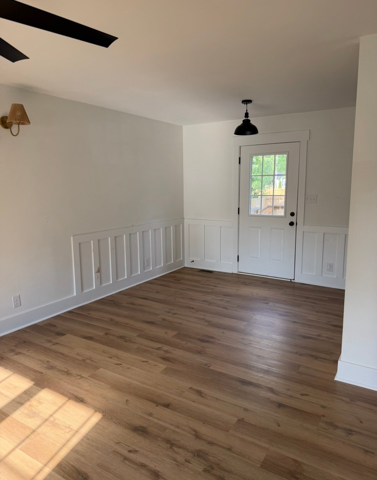 Building Photo - 563 Lorie Ln