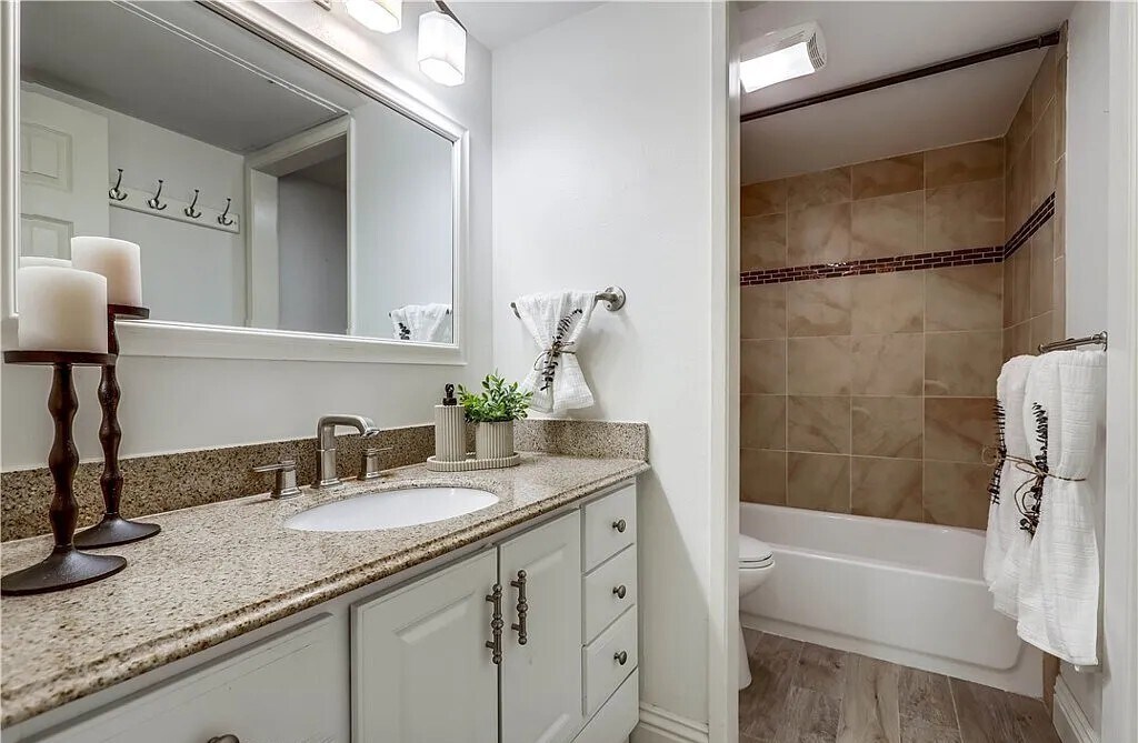 Building Photo - 26142 Serrano Ct