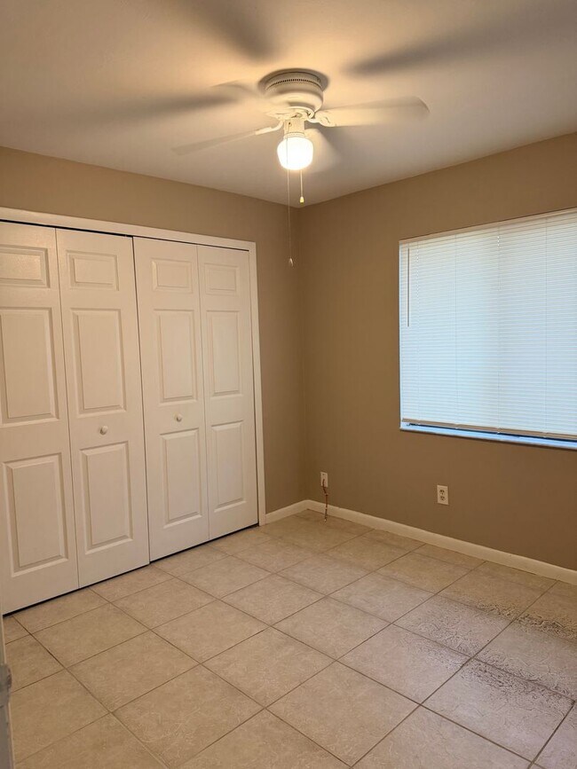 Building Photo - 2 Bed/1 bath Centrally Located~