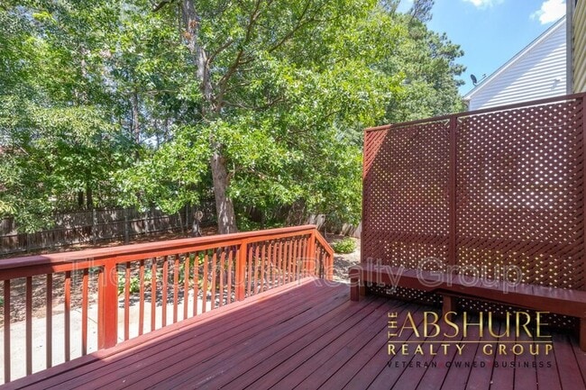 Building Photo - 1410 Fairfax Woods Dr