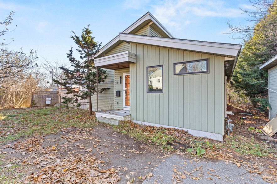 Building Photo - 18 Rosedale St