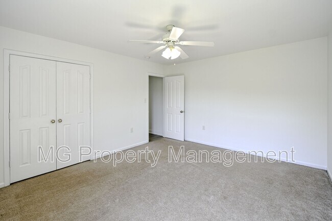 Building Photo - 722 Overlook Rd